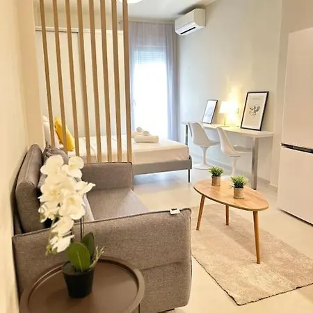 Apartment Lovely By Thesbnb *